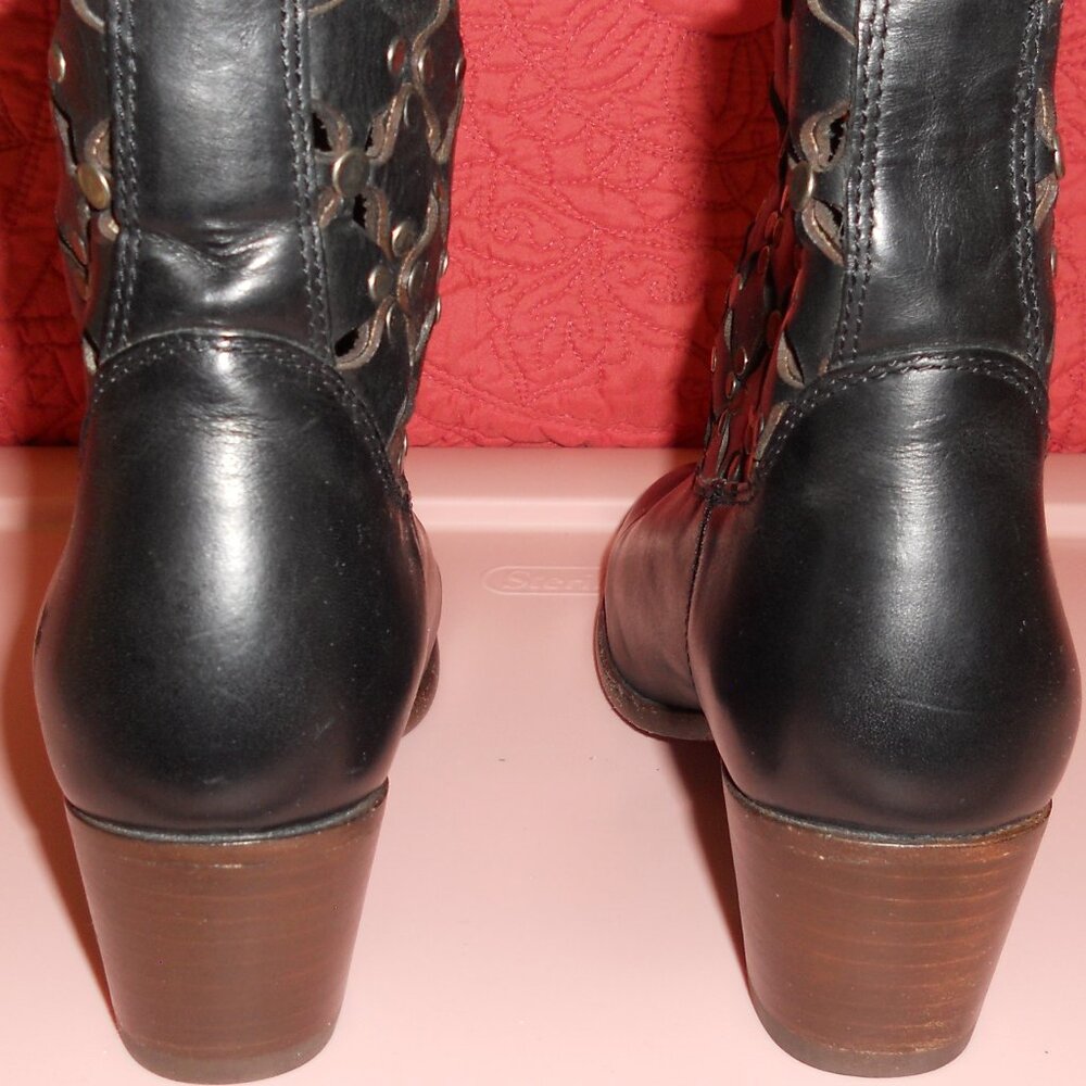 Frye 7 Black Leather Laser Cut Western Boots - Picture 6 of 9